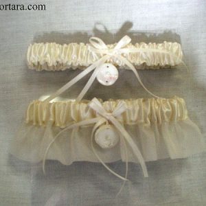 Seashell Ivory Garter Set